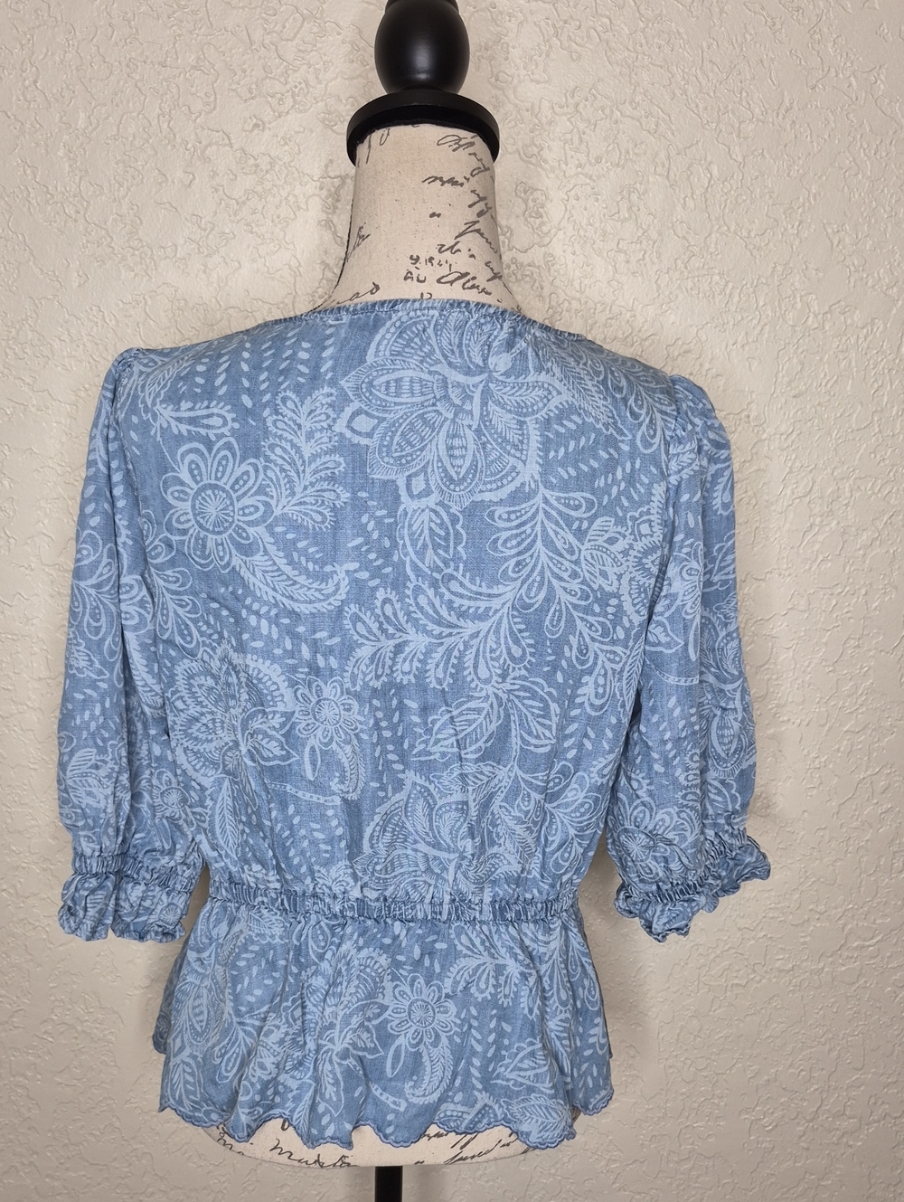 Democracy Floral Chambray Style Top Blue Size M - Picture 3 of 9